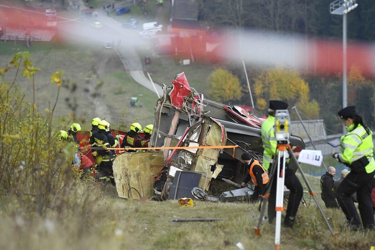 Fotografie pádu lanovky z 31.10.2021, foto: Artur Irma